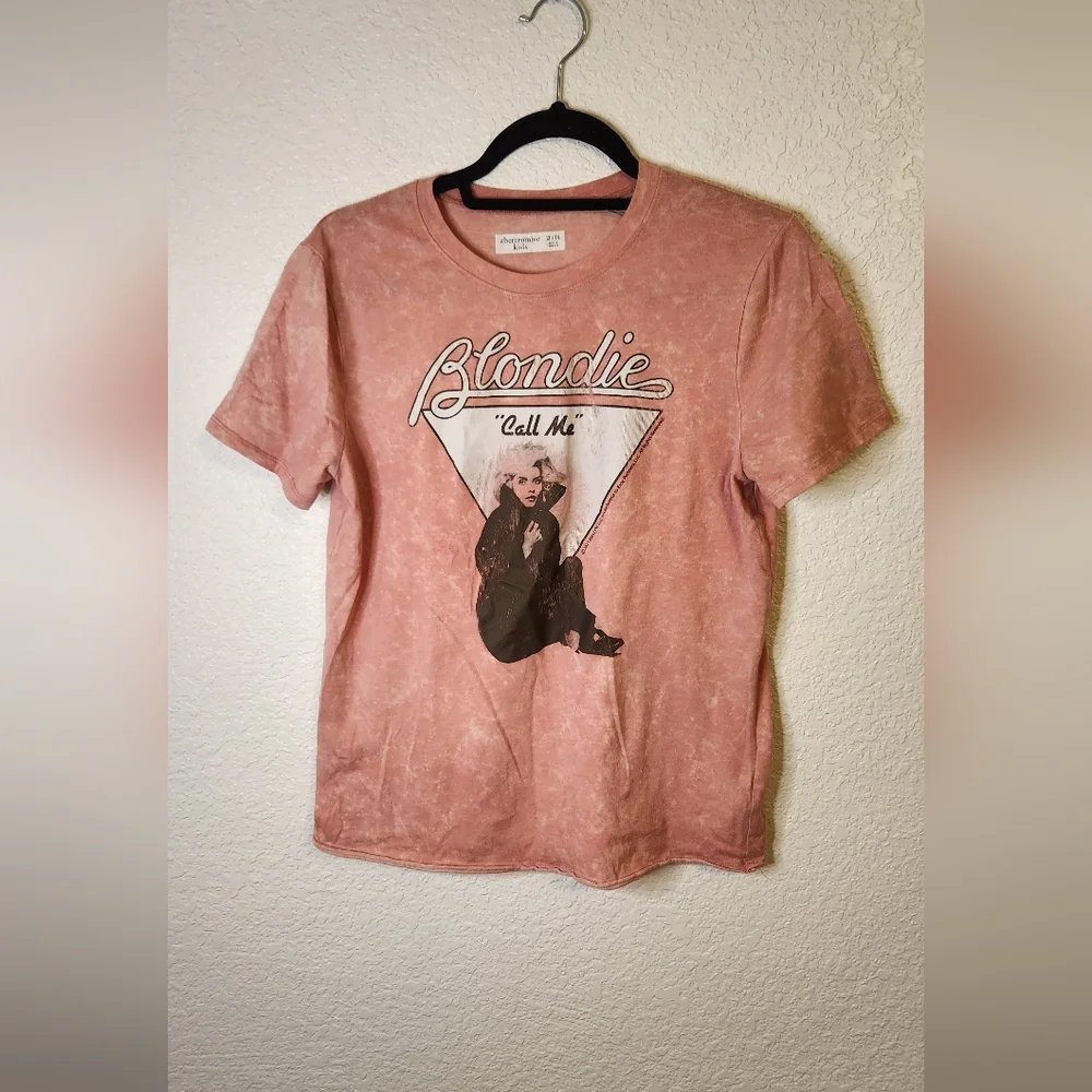 Blondie Graphic Tee in Pink